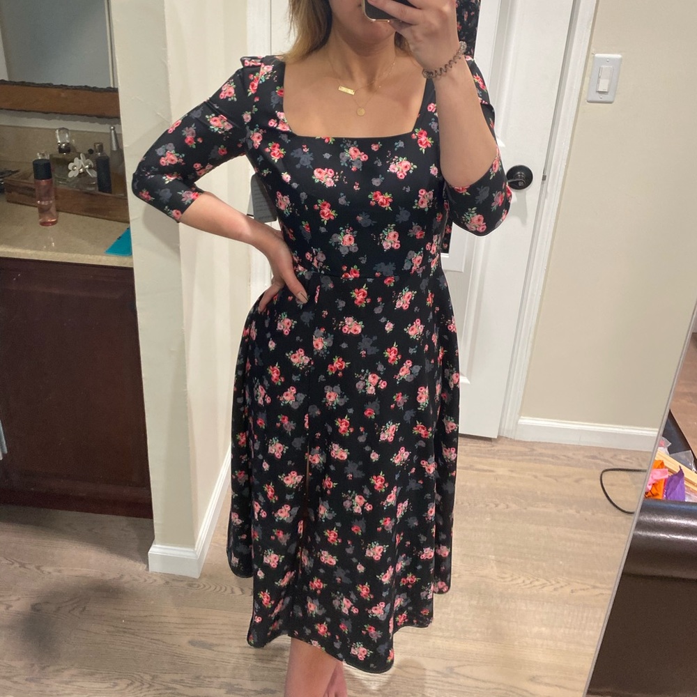 Alexia Admor – Sage Square Neck Floral Print Slit Midi Dress